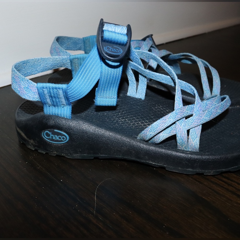 BLUE CHACOS SIZE 9 WOMENS